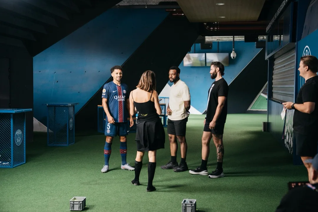 PSG men — on set